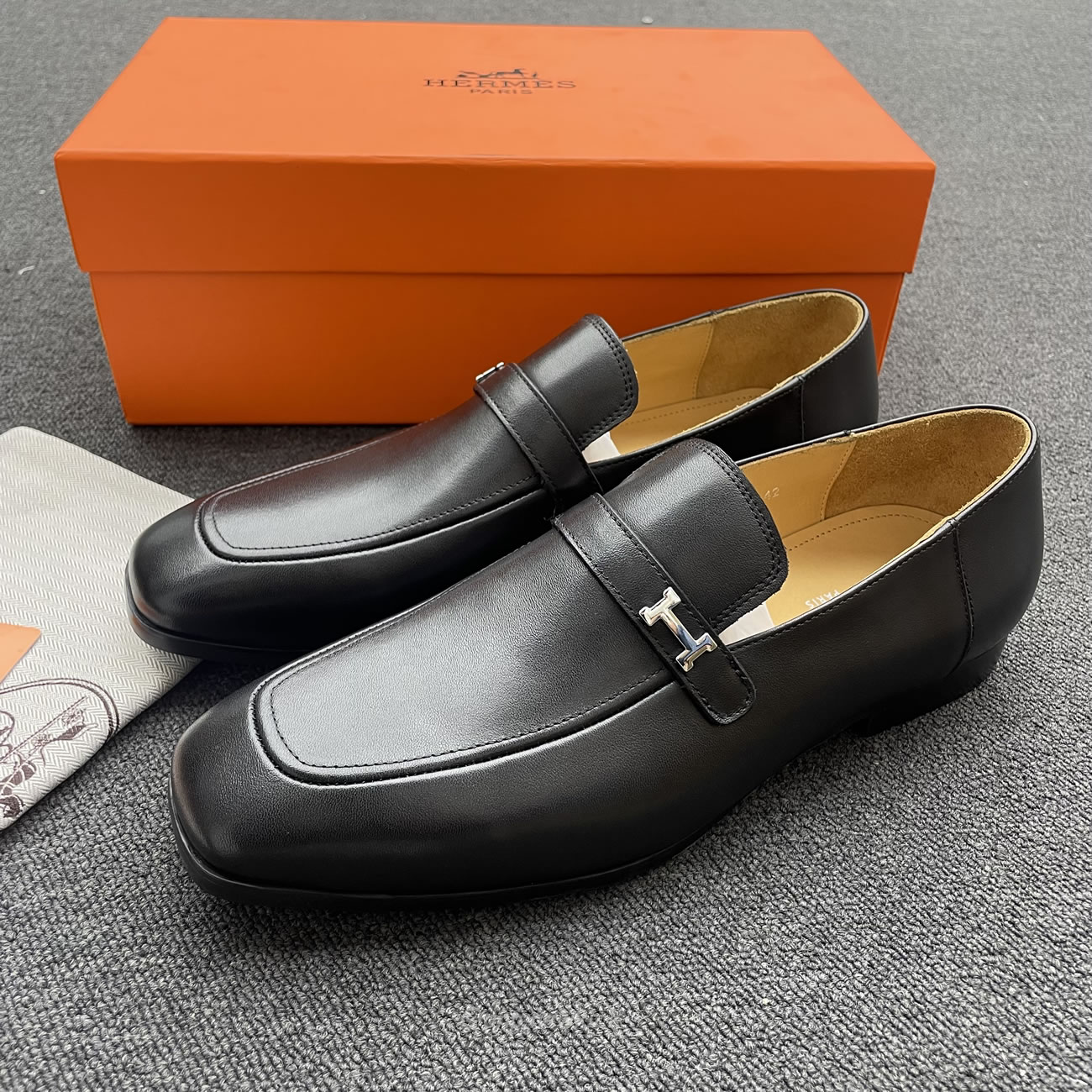 Hermes Goatskin Mens Giovanni Loafer Black (5) - newkick.vip